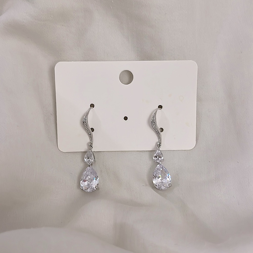 ~dangle cubic zirconia earrings